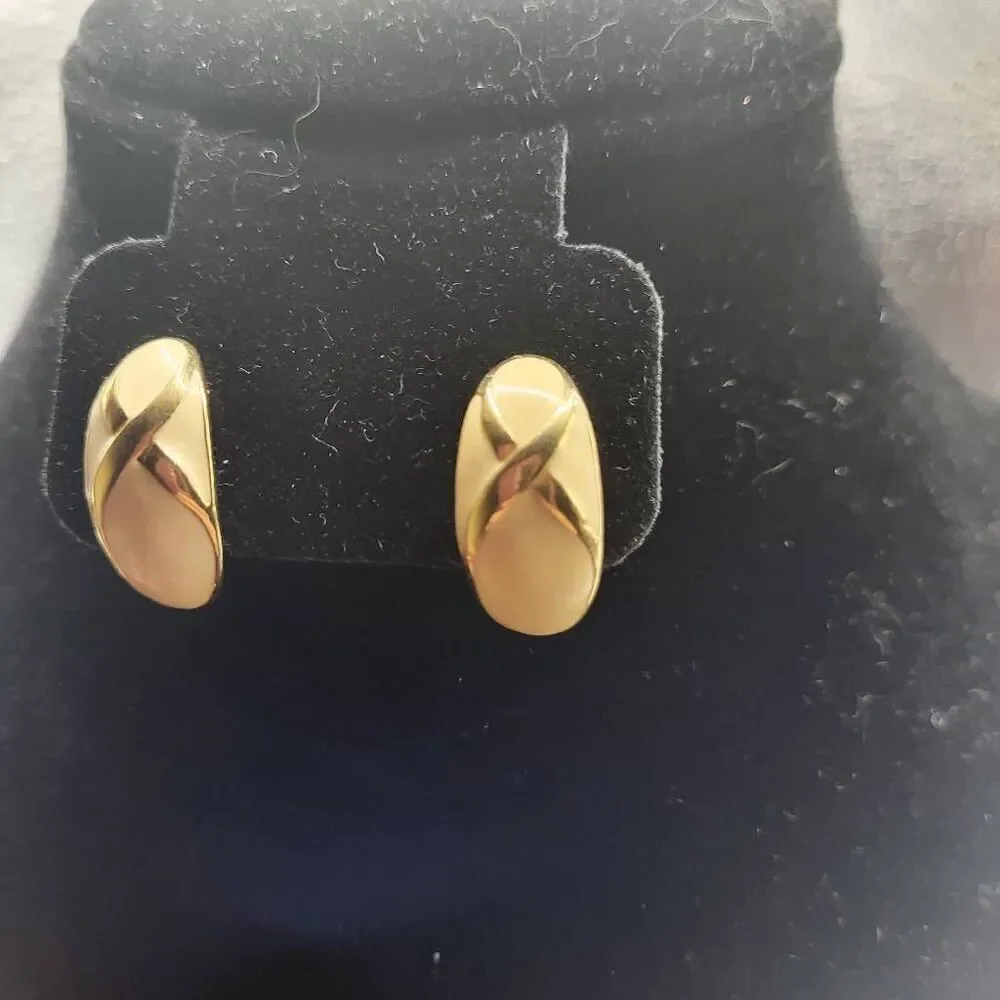 Vintage 80s Enamel Huggie Stud Earrings